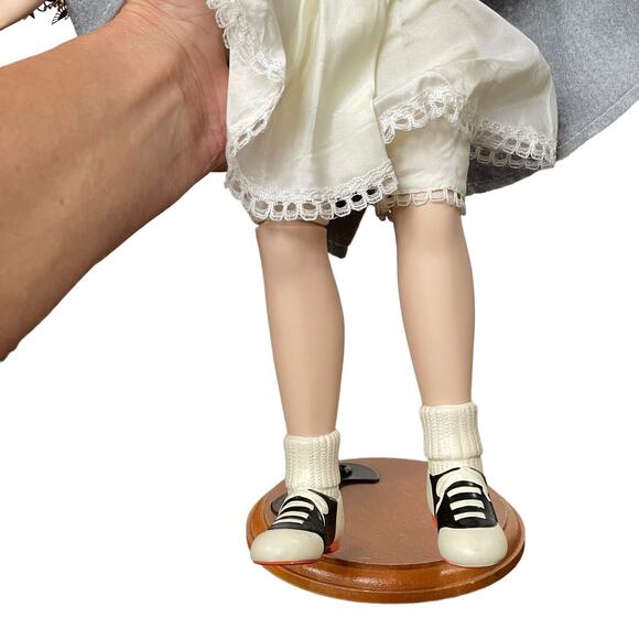 Cindy at the Hop Doll Princeton Gallery 1950s Poodle Skirt Porcelain Girl READ - Picture 8 of 15